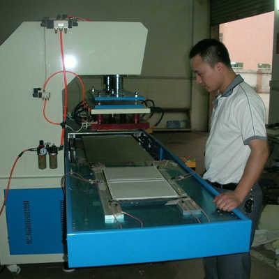 专业生产高频服装压花机/优惠热销中