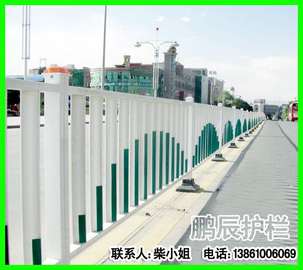 钢制道路护栏，钢交通护栏，钢质隔离护栏，镀锌钢管市政护栏