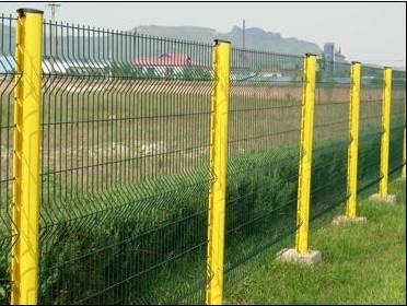 奥华生产湖南生态园黄色桃型柱护栏网