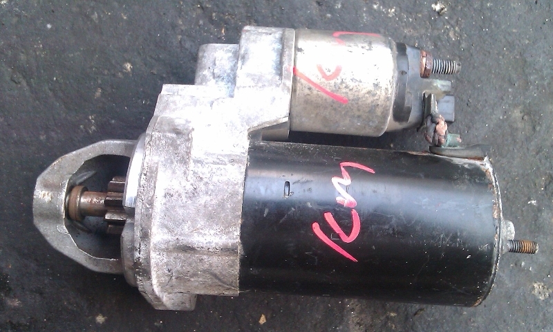 宝马745发动机，变速箱，中缸、缸盖,大灯,车门,减震