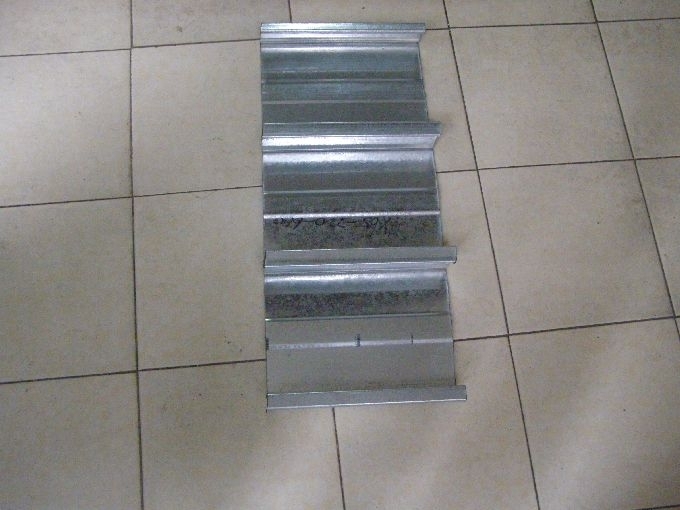 BD65-220-660钢承板