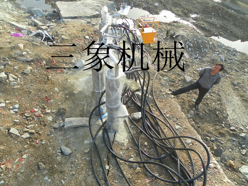 供应钢筋混凝土冠梁支撑梁无声快速拆除设备