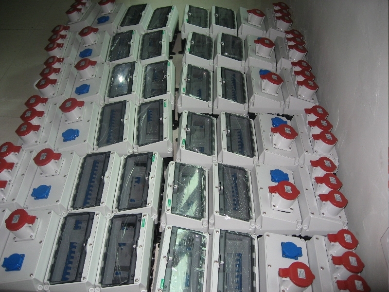 阶梯式插座箱 检修插座箱 富森牌插座箱 塑料电源插座箱