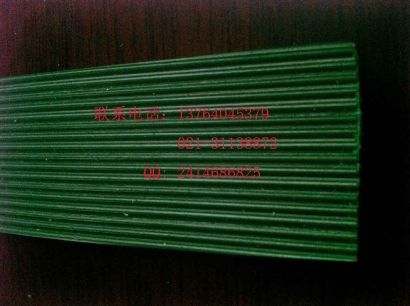 绿色直条纹输送带
