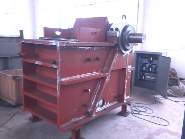 PE900×1200颚式破碎机