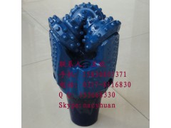 215.9mm镶齿矿用水井牙轮钻头图2