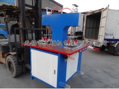 服装面料凹凸花纹压花机图1