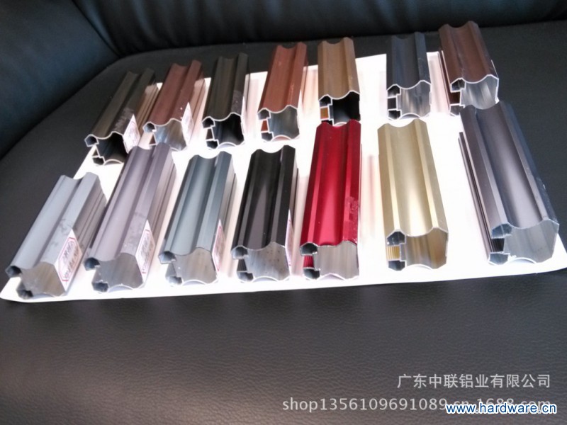 973787616_1945783371