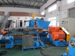 EVA发泡母粒造粒机图1