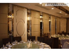 酒店隔断 活动隔断是什么材料组成的 装修怎么选酒店隔断墙图1