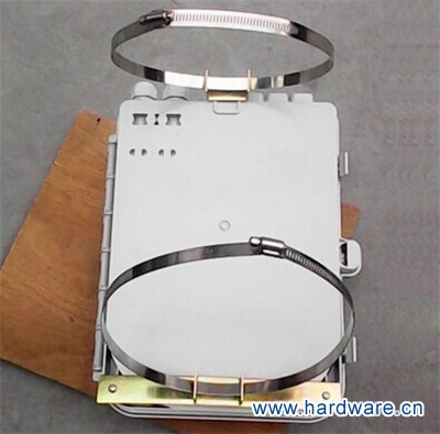 24芯抱杆式光纤分纤箱