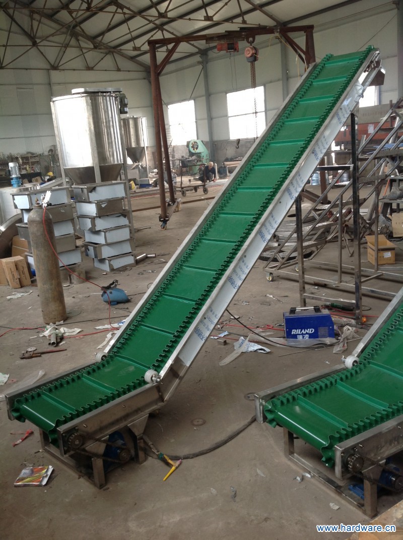 pvc裙边爬坡输送机