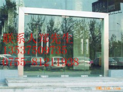 深圳龙华新区玻璃门 深圳玻璃破裂维修 观澜地弹簧维修负责图1