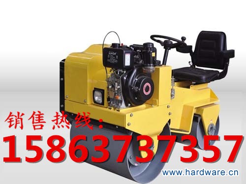 座驾式小型压路机_副本
