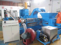 江苏锥型双螺杆强制喂料机图1