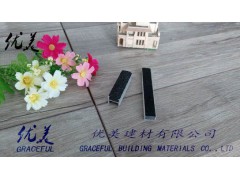 车库入口水泥面凹槽嵌入金刚砂防滑条图1