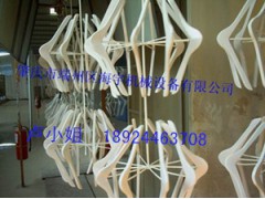 供应节能环保衣架喷涂设备全自动喷漆机图1