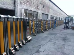 南昌不锈钢电动伸缩门，南昌专业电动折叠门安装厂家图1