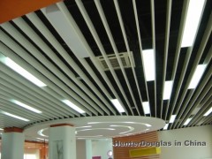 铝方通多少钱 弧形铝方通  木纹铝方通厂家图1