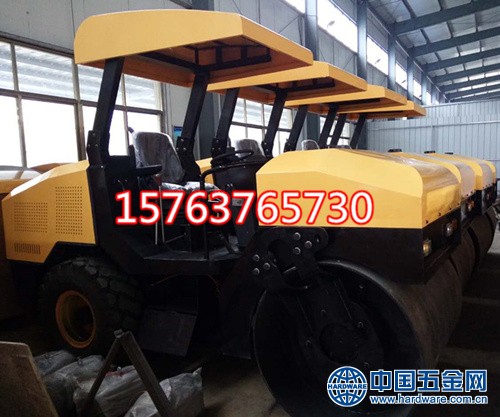 4吨压路机1_副本_副本