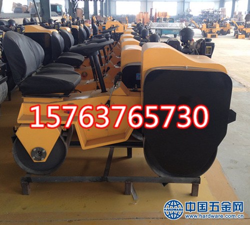 座驾式压路机111_副本_副本