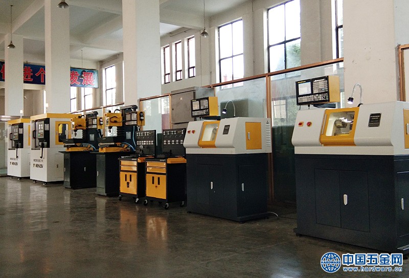 广东育能微型五轴机床