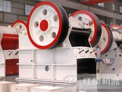 生产500吨石子的颚式移动破石机_碎石机LYT70图1