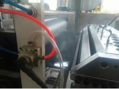 屋顶仿古合成树脂瓦设备_PVC竹节瓦生产线图1