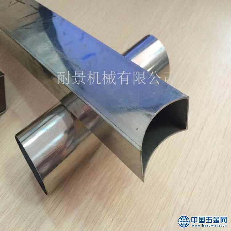 4111840073_1072750885