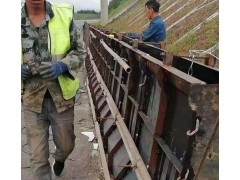 现浇混凝土防撞墙模具 预制防撞墙模具图1