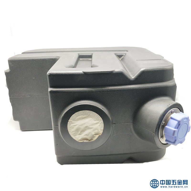 10947997913_1252176015