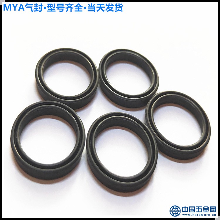 10880129111_1674595372