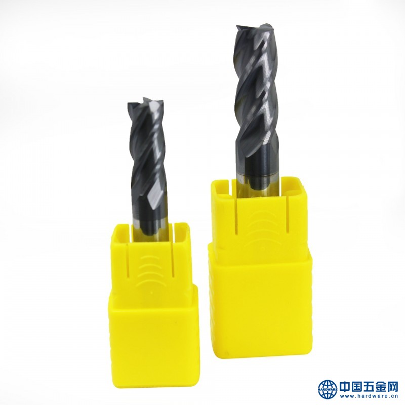 3299243235_1929561189