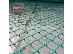 现货运动场勾花围栏网 体育场铁丝网 篮球场勾花护栏网图1