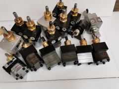 6cc方形静电输漆齿轮泵 6cc方形静电输漆泵图1