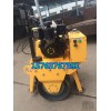 济宁烁腾专业消费各种型号小型压路机 手扶震动压路机驾驶振动碾