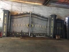 厂家定制高档铝艺庭院双开门图1