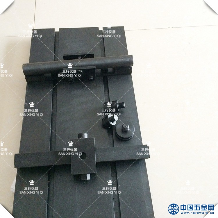 路缘石抗折装置1