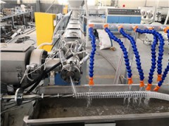 PVC-U加筋管设备图1