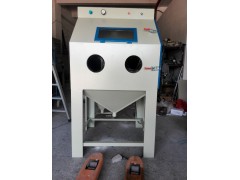 赣州喷砂机 充电宝外壳喷砂机 铝罐茶盒喷砂机图1