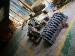 云南锤头云南德宏锤头上海铸韵厂家直销破碎机锤头配件图1