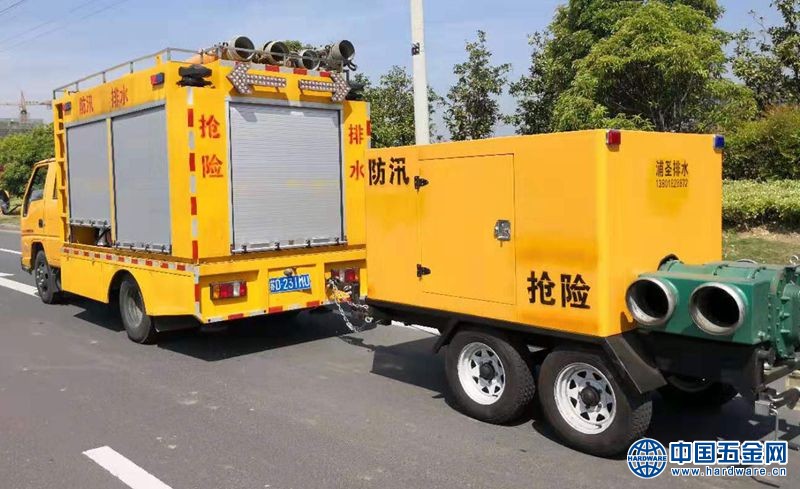 四轮拖车凸轮泵车