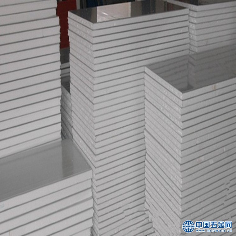 2782459687_343010741