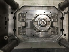 成都塑料模具制品厂图1