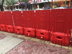 深圳市区施工常用水马 隔离护栏 道路二手围挡厂家图1