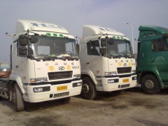 广东黄埔大码头进出口拖车服务图1