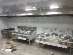 石家庄桥西区饭店烟道排烟管道安装团队图1