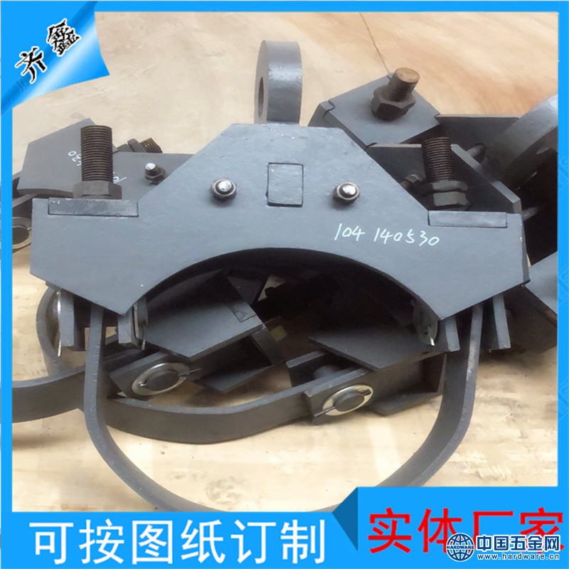 104 C型钢带管夹