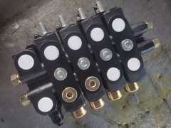 ZL15-2AT.2OT液压分配器四路阀图1