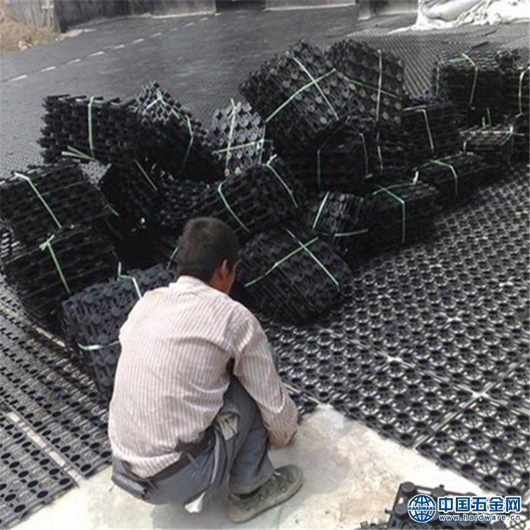 9521369701_1529211845_副本